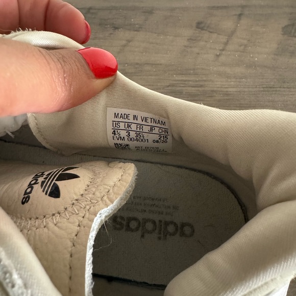 Adidas shoes - Picture 4 of 5